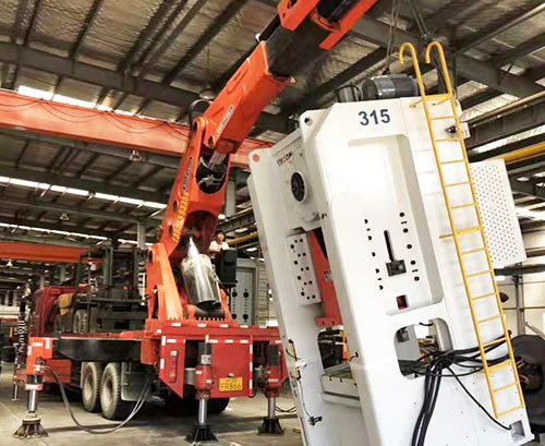 滨州附近随车吊出租，轻松解决运输难题