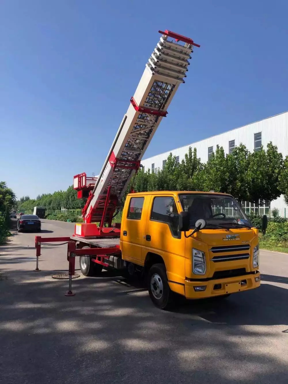 滨州附近的云梯车出租服务：轻松解决高空作业需求